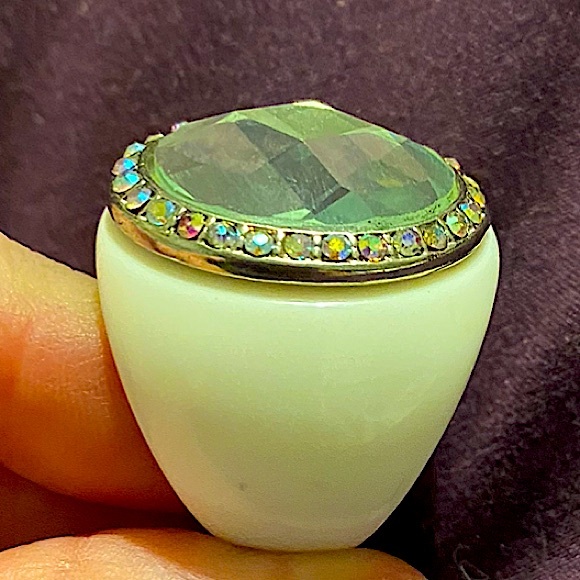 ❤️White RING.  CHUNKY DIAMOND 💎 - Picture 3 of 4